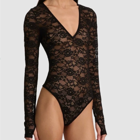 Alice + Olivia Tops - NWT Teagan Lace Bodysuit, Size L